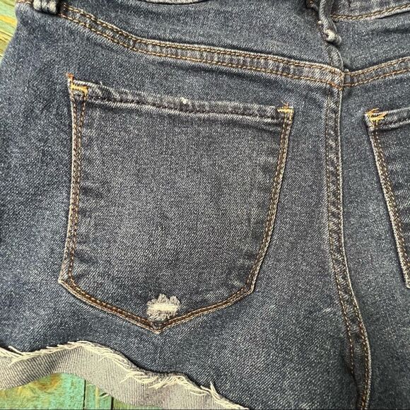 Abercrombie & Fitch Harper Low Rise Short- Size 0/25 - Picture 4 of 8